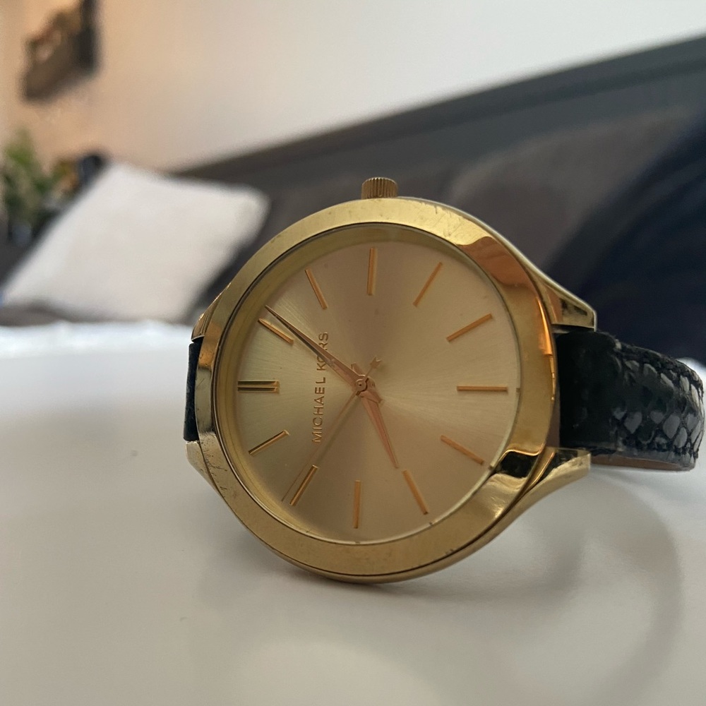 Michael Korea Double Wrap Watch - Picture 2 of 6